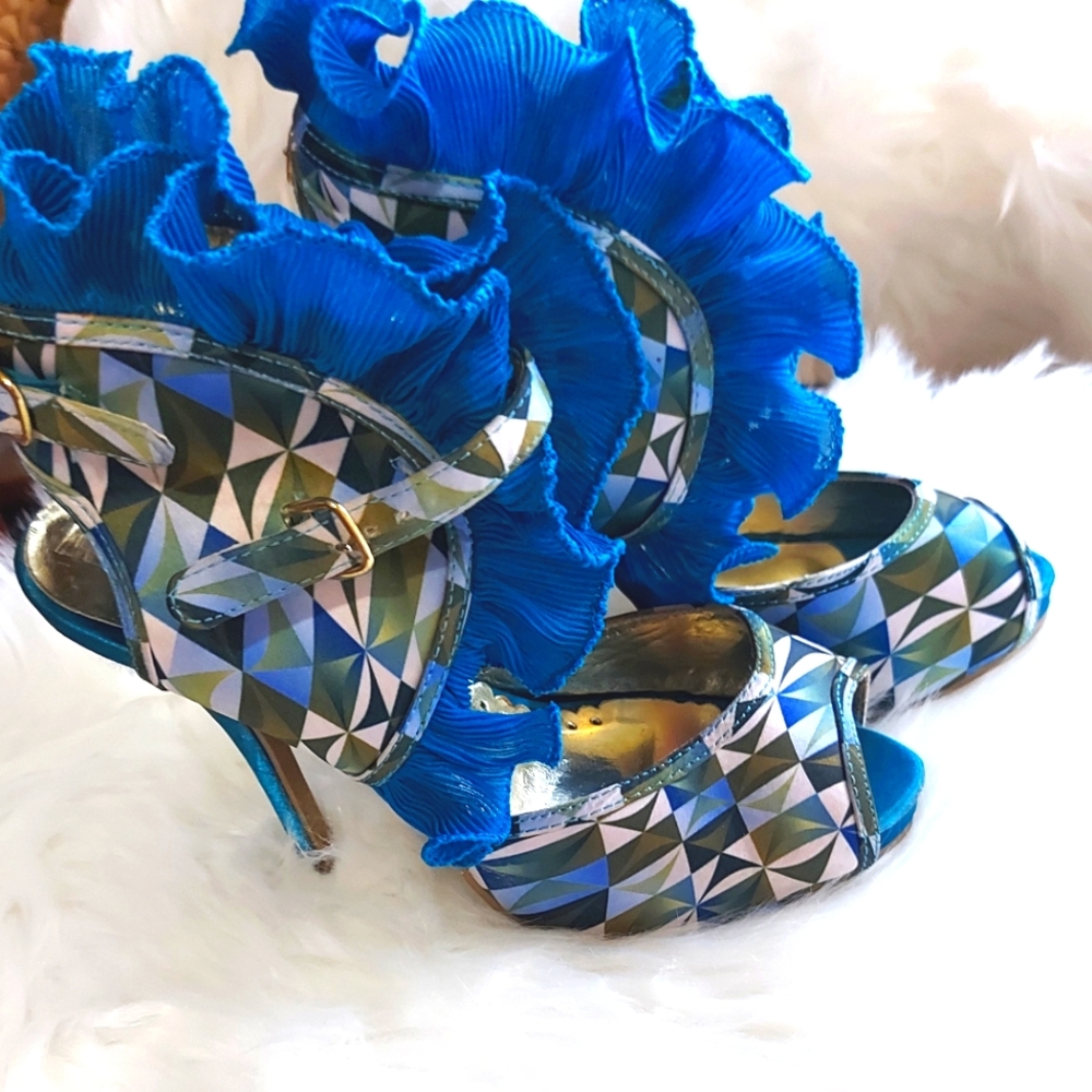 Blue ruffles fabulous heels size 7